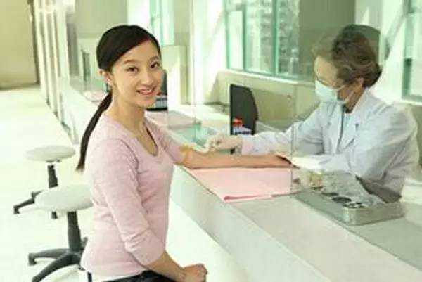 武汉尚德助孕：代生助孕与高龄供卵价格解析